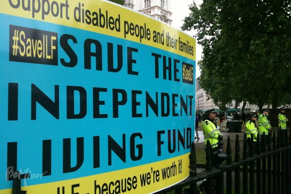 ▲자립생활기금(Independent Living Fund)을 지키기 위한 영국 장애인들의 웨스트민스터 사원 점거 농성이 지난달 28일 시작됐다. ⓒDPAC