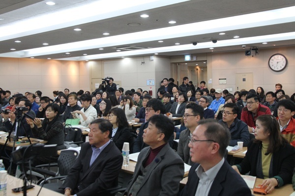 이날 공청회에 농인 당사자 등 200여 명이 참여했다.