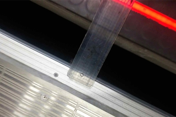 장애인 승차장 적정 기준인 5cm를 초과한 인천지하철 2호선 열차-승차장 간격. ⓒ인천장차연