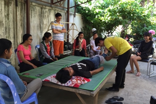 프놈펜 센터에서 활동보조 교육을 진행하고 있는 모습. ©프놈펜 센터