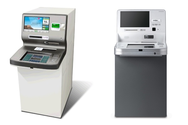 국내 주요 ATM 제조업체인 LGCNS(왼쪽)와 노틸러스효성(오른쪽)이 만드는 '휠체어 장애인 접근성 기준 준수' ATM. 두 기기 모두 거래 화면이 수평으로 되어 있다. 홈페이지 화면 갈무리. 
