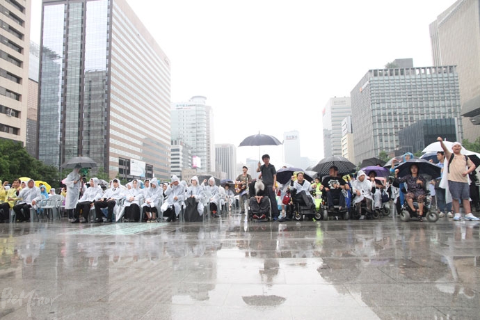고 박종필 감독 영결식에 참석한 사람들 고 박종필 감독 영결식에 참석한 사람들