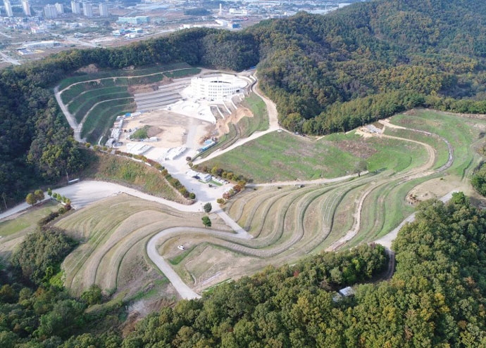 꽃동네 낙원 묘지 전경. 꽃동네 낙원 묘지 홈페이지 갈무리 