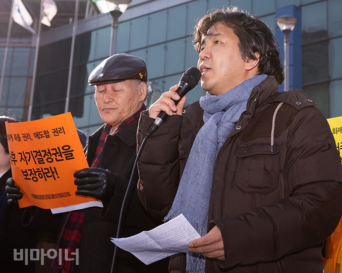 박진옥 나눔과나눔 사무국장이 발언하고 있다. 