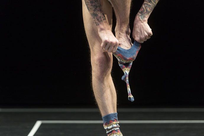  댄 도우의 ‘조건(On One Condition)’ ⓒFoteini Christofilopoulou