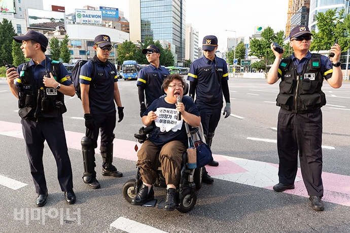 이형숙 서울시장애인자립생활센터협의회 회장이 발언하고 있다. 사진 박승원