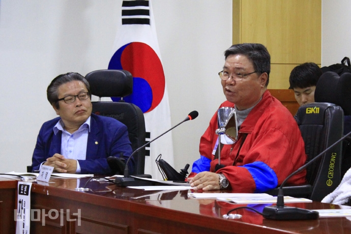 중증장애인 활동지원 법률 개정 촉구를 위한 정책 토론회 ‘65세 OUT’이 8일 2시 국회의원회관 제8간담회실에서 열렸다. 토론회에서 올해 64세인 차영 씨가 발언하고 있다. 사진 허현덕