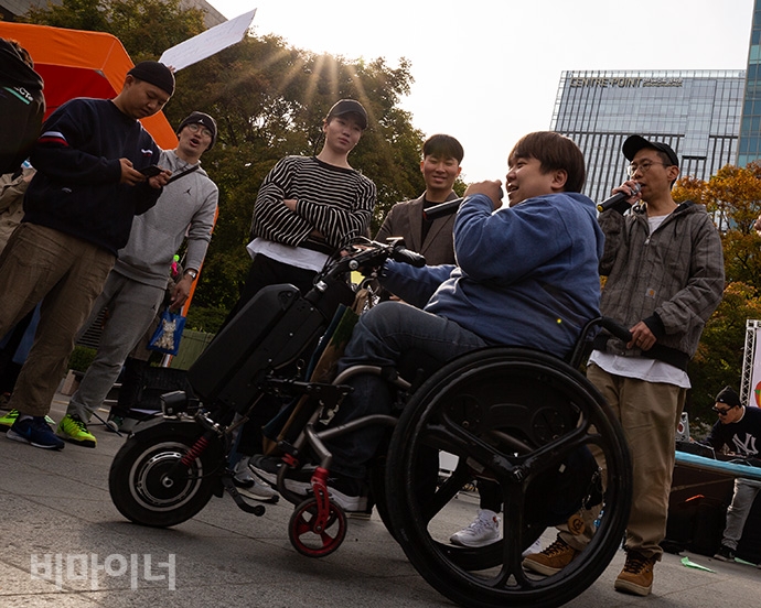 당사자와 그들을 지지하는 사람들이 고민과 솔직한 이야기를 프리스타일 랩으로 풀어내는 시간을 가졌다. 사진 박승원