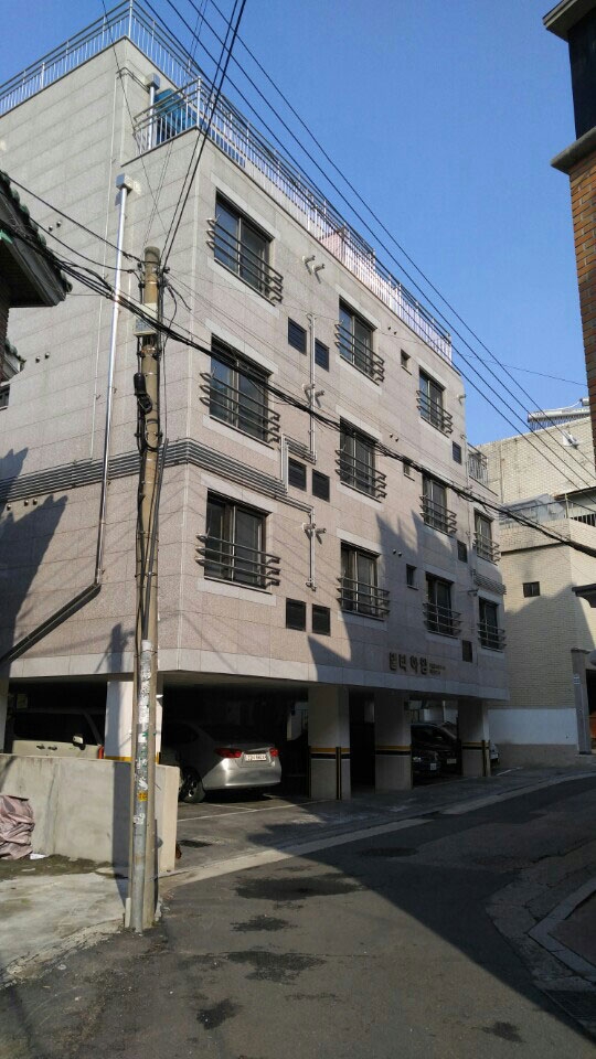 알코올중독이 있는 홈리스 남성을 위한 서울시 지원주택 외관. 노숙인 재활시설에 입소했던 분들이 탈시설하여 생활하고 있다. ⓒ 종교계노숙인지원민관협력네트워크