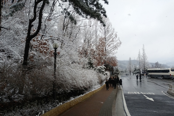 눈 내린 서울시립승화원. 사진 나눔과나눔 눈 내린 서울시립승화원. 사진 나눔과나눔