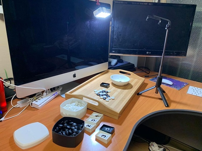 청각장애인교사 ㄴ 씨가 근무하는 곳은 지체장애인 특수학교로, PPT에 교사 음성을 넣은 동영상 강의를 만들어야 한다. ㄴ 교사는 “10분짜리 영상을 만드는 데 7시간가량이 걸렸다”고 털어놨다. 사진 본인 제공