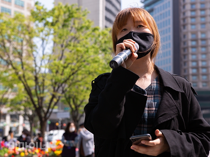 조아라 장애와인권발바닥행동 활동가가 발언하는 모습. 사진 박승원