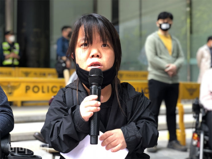 대구경북지역에서 활동하는 아리 조합원이 발언하고 있다. 사진 강혜민