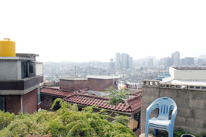 질병인으로서 혼자 잘 살 수 있는 집을 미리 발견해 내야 한다는 사명감으로 독립을 감행했다. 이 많고 많은 집 중에 금세 찾을 수 있을 것이라 생각했다. 사진 박현진