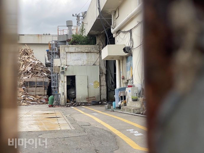 김재순이 일하다 목숨을 잃은 조선우드 공장. 사진 이가연