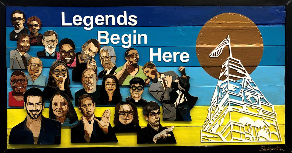 갈로뎃대학교 입학처 건물 벽, ‘전설은 여기서 시작된다’(Legend Begin Here)라는 제목의 부조 작품. ⓒ김승섭