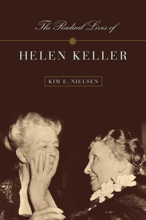 킴 닐슨의 저서 『헬렌 켈러의 급진적 삶』 표지 속의 헬렌 켈러와 앤 설리번