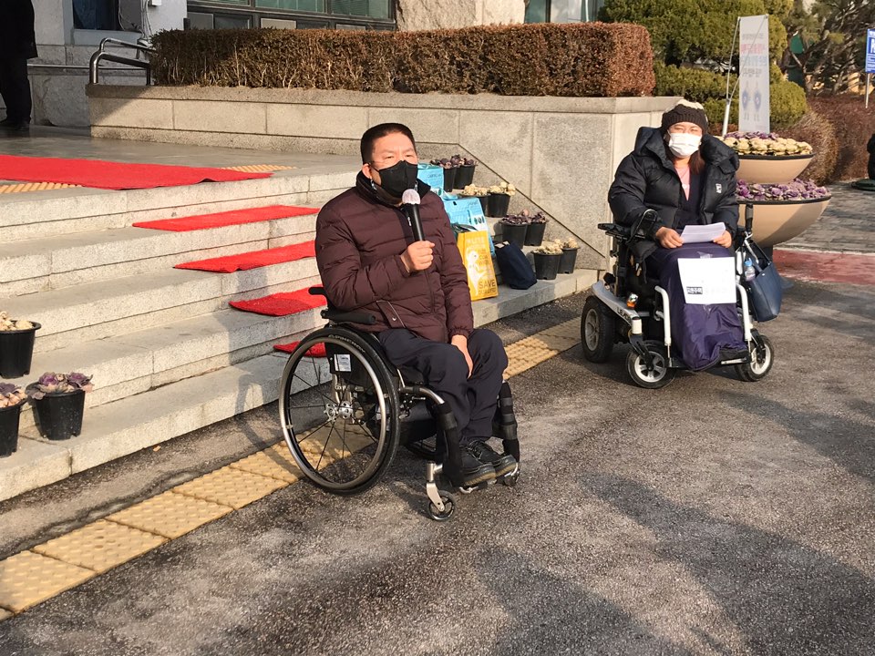 권달주 경기장차연 상임공동대표가 발언을 하고 있다. 사진제공 경기장차연