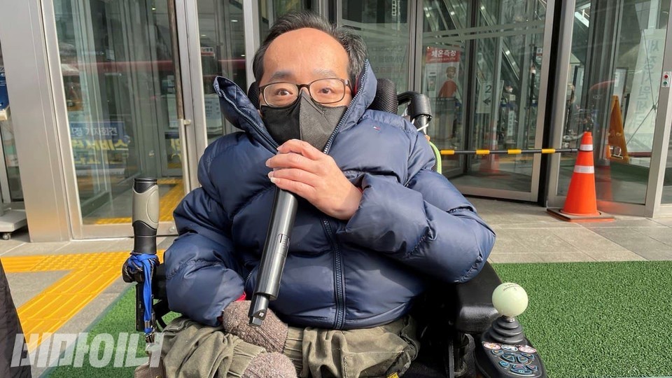 박현 한자협 대외협력실장이 기자회견에서 발언하고 있다. 사진 하민지