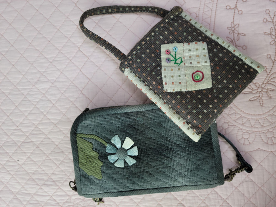 3년간의 정치활동을 마친 후, 장애여성공감의 장애여성학교에서 6개월간 퀼트 작품을 만들며 자신을 돌아보는 시간을 가졌다. 당시 만들었던 퀼트 작품들. 사진 제공 박김영희 