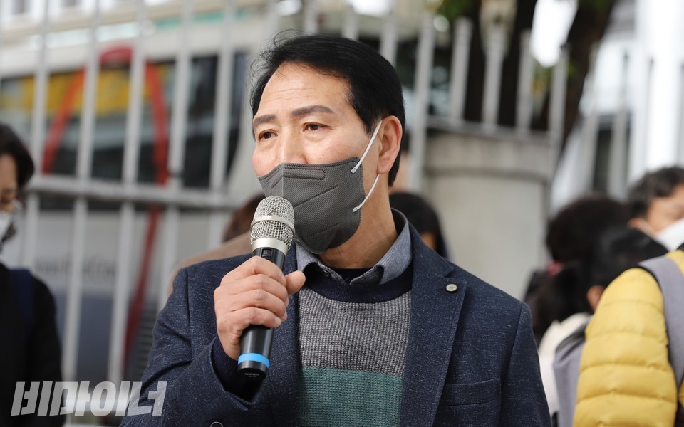 피해자 아버지 고현환 씨는 경찰청을 향해 울분을 토했다. 사진 하민지