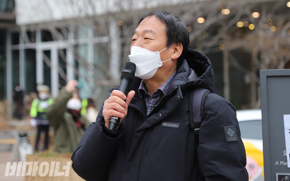 천성호 교장이 발언하고 있다. 사진 하민지