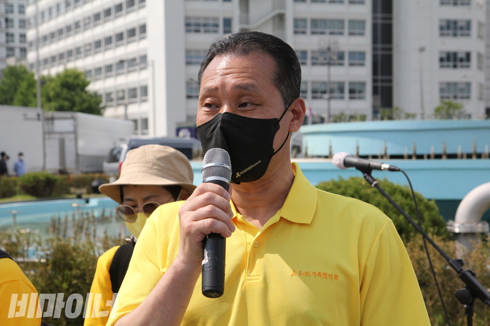 김종기 4·16세월호참사가족협의회 운영위원장이 연대의 뜻을 밝히고 있다. 사진 이슬하