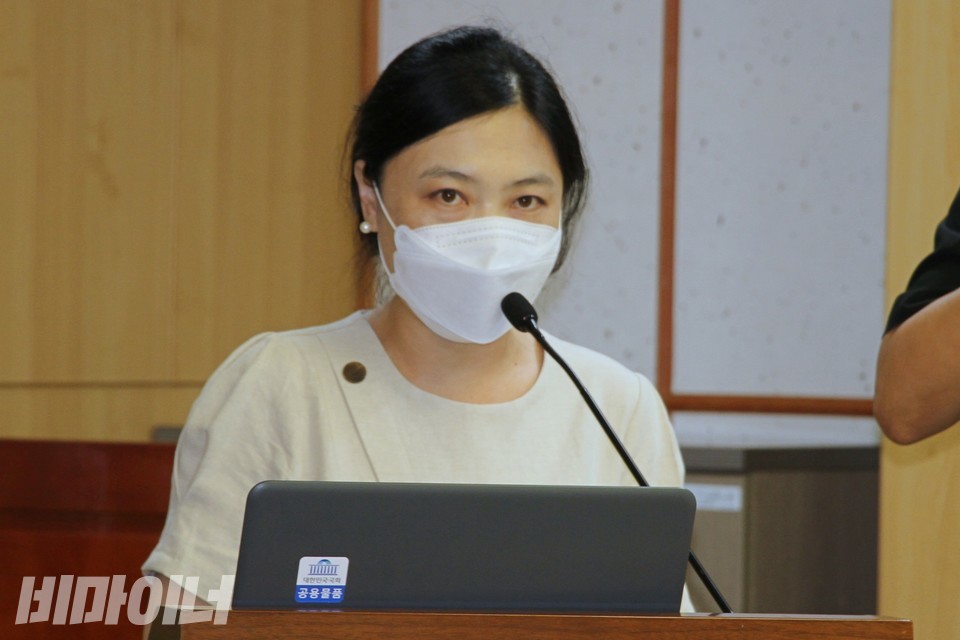 토론에 나선 권수진 단장. 사진 하민지