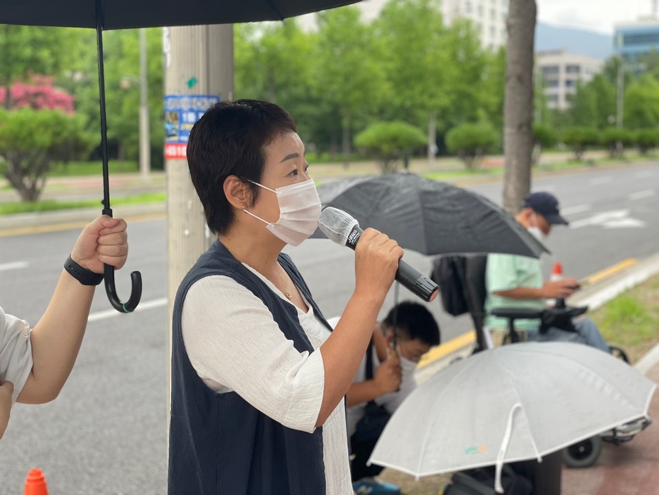 서영화 부회장이 기자회견에서 발언하고 있다. 사진 대구장차연