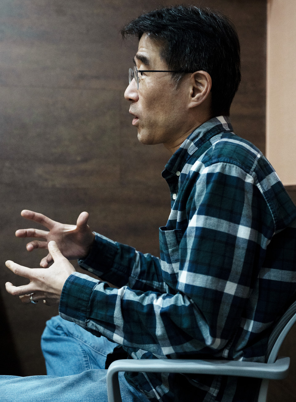 지난 10월 12일, 김도현 활동가가 김원영 작가와 인터뷰하고 있다. 사진 현다혜