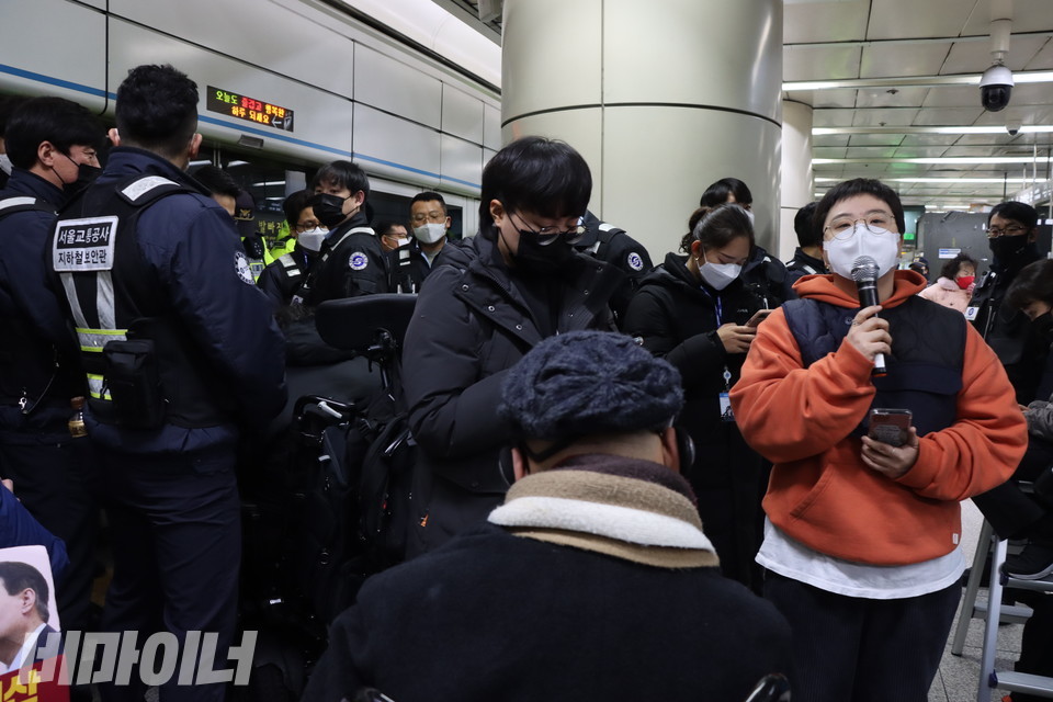 대추 활동가가 발언하고 있다. 사진 강혜민