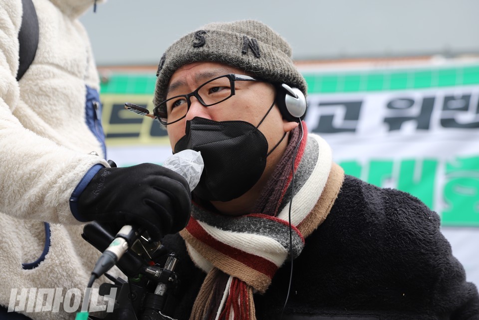 서기현 서울장차연 공동대표가 발언 중이다. 사진 하민지