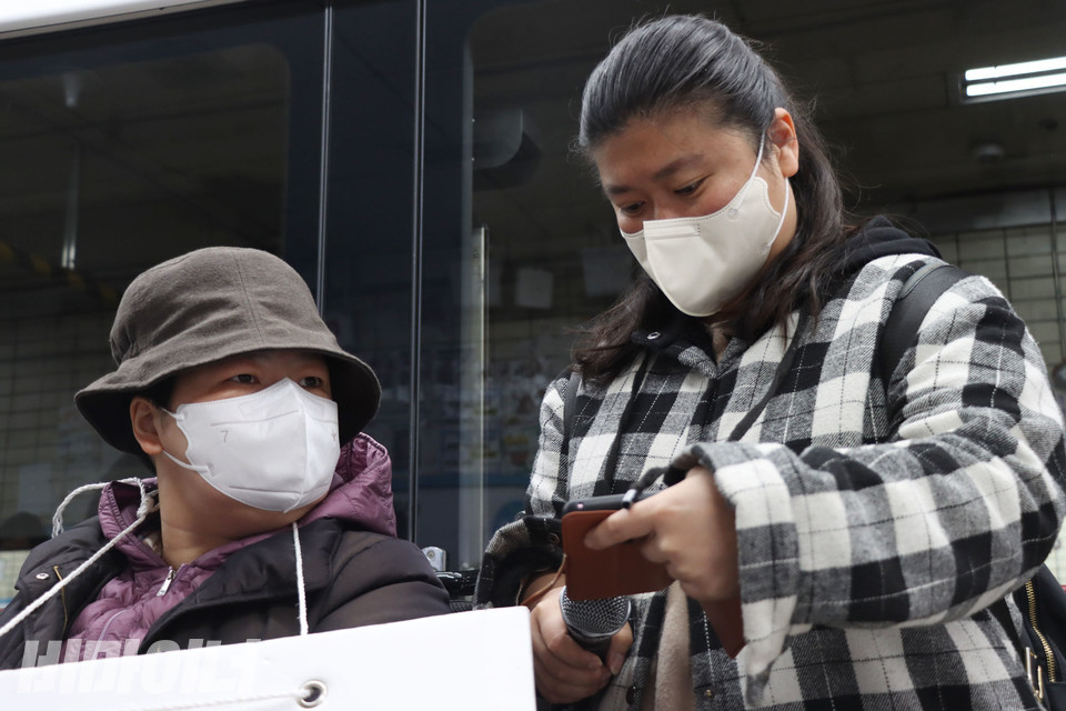 박경미 광진장애인자립생활센터 활동가가 AAC를 통해 발언하고 있다. 사진 강혜민