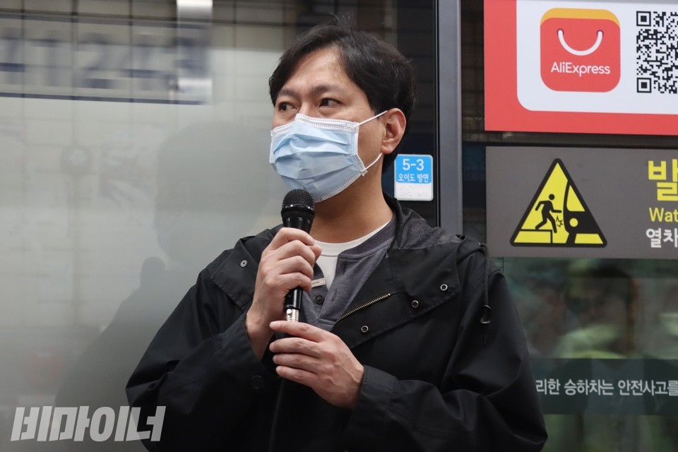 최상덕 민주노총 공공운수노조 의료연대본부 서울지역지부 지부장이 발언하고 있다. 사진 하민지