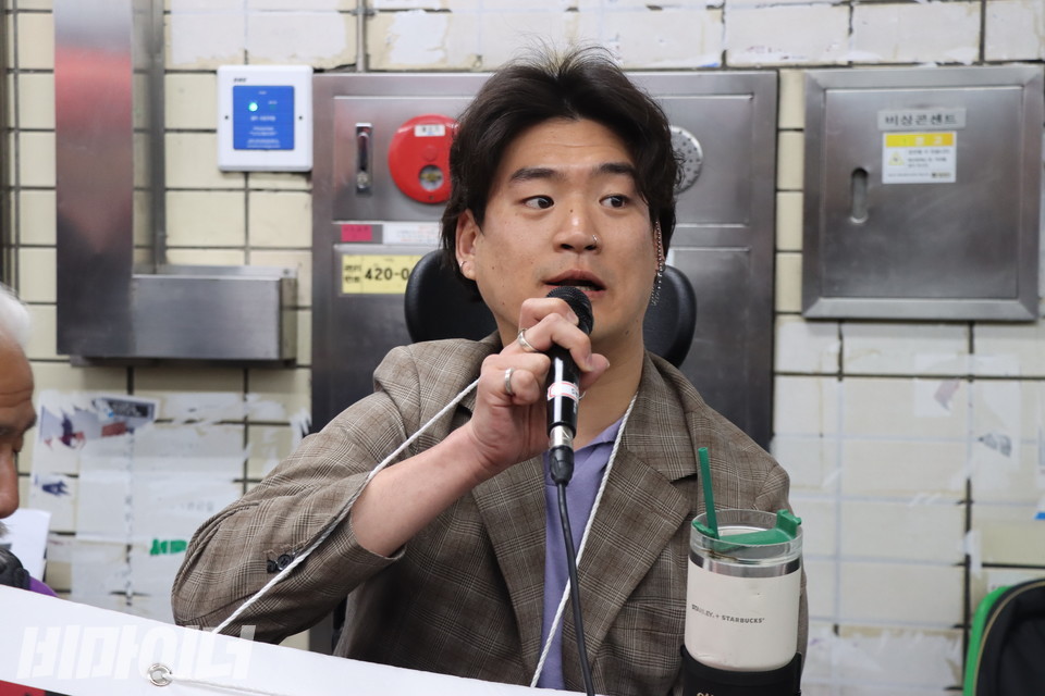 유진우 노들센터 활동가가 발언하고 있다. 사진 하민지