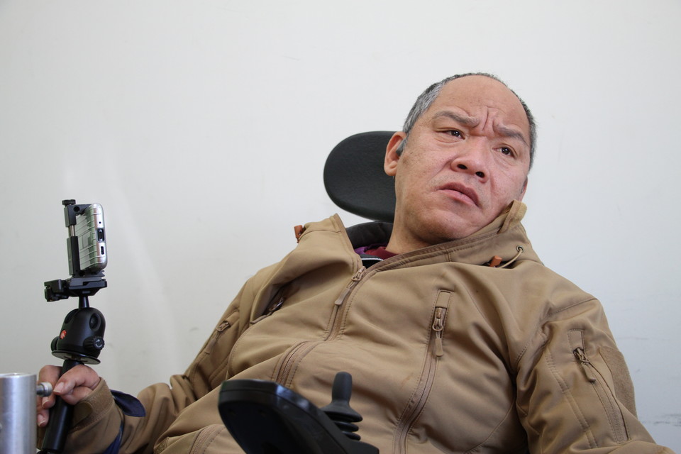 2022년 2월 24일, 이규식 서울장애인차별철폐연대 대표가 홍은전 작가와 노들야학에서 인터뷰하고 있다. 사진 강혜민 