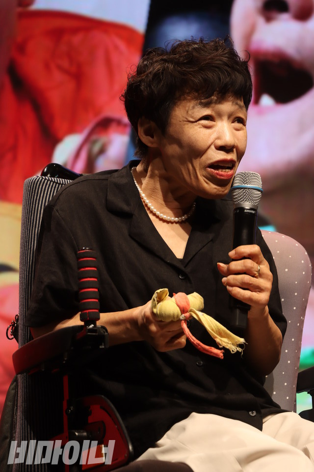 장애경 학생회장이 노들 개교 30주년 축사를 하고 있다. 사진 강혜민