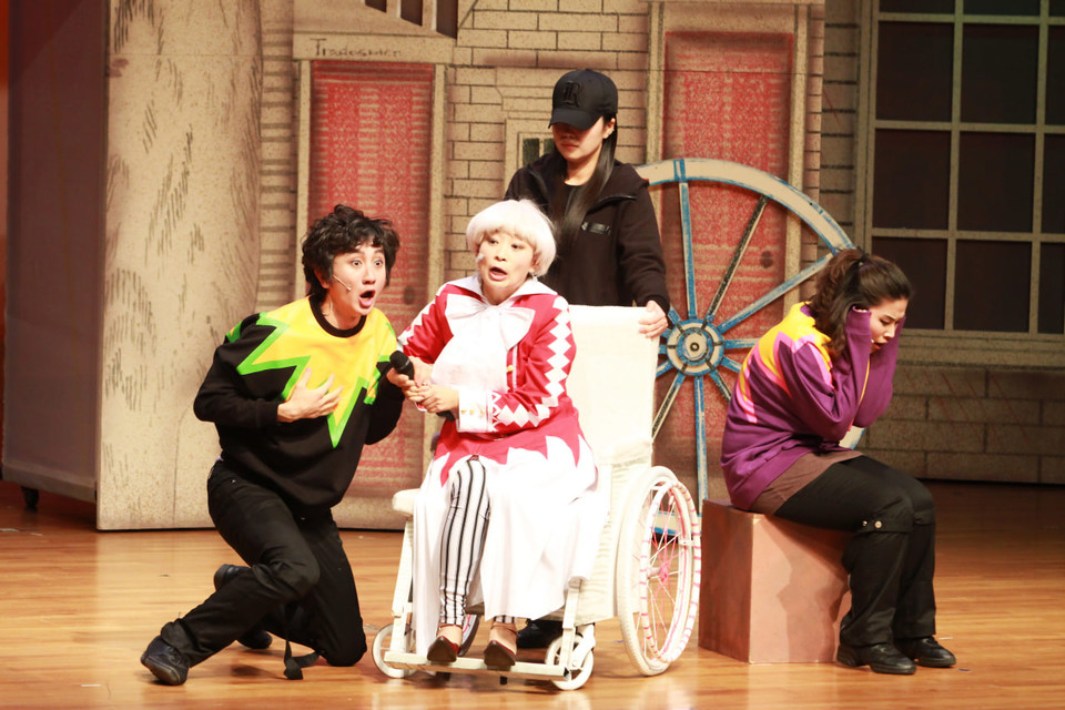 2010년 「불편한 상상」 공연 중. 사진 장애인문화예술판