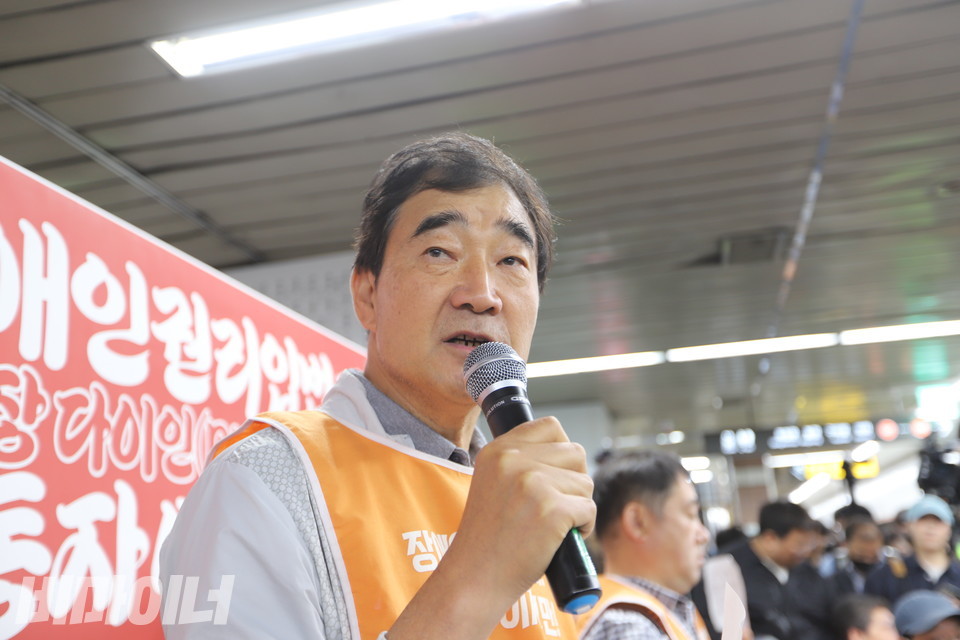 양한웅 조계종 사회노동위원회 집행위원장이 발언하고 있다. 사진 김소영