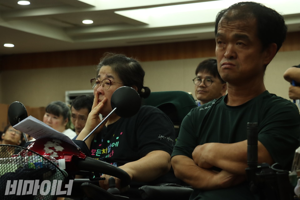 추모제에 참석한 사람들. 사진 강혜민