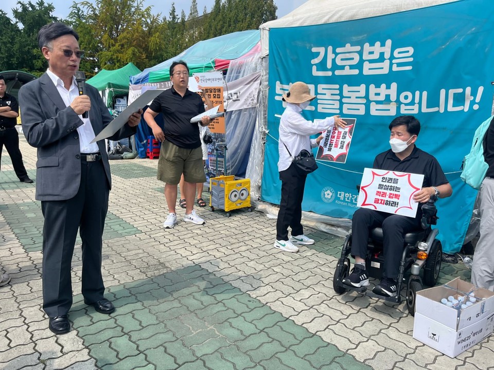 배점태 조현병회복협회 회장은 “국가가 환자들의 치료의 책임을 가족에게 지우고 있다”고 지적했다. 사진 김진이