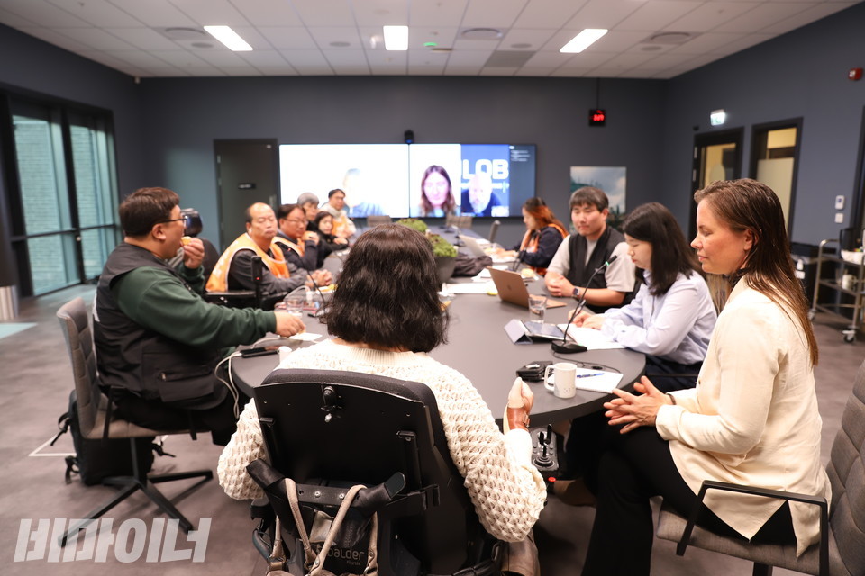 8월 20일, 특사단이 노르웨이 오슬로에서 장애인자립생활지원단체 율로바(ULOBA)와 면담을 진행하고 있다. 사진 김소영