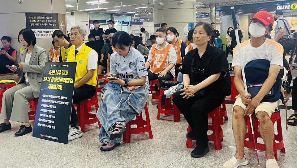 행사에는 권영국 정의당 당대표, 김재연 진보당 상임공동대표, 미류 인권운동사랑방 활동가, 윤가브리엘 HIV/AIDS 인권연대 나누리+ 대표 등이 참석해 축사를 전했다. 사진 김진이