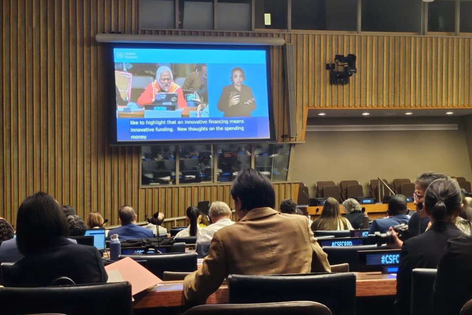 박경석 전장연 상임공동대표가 뉴욕에서 진행된 UN CRPD 당사국 회의에 참여하여 발언하고 있다. 사진 전장연