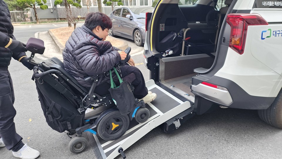 나드리콜에 타고 있는 노지성 씨. 사진 본인 제공.