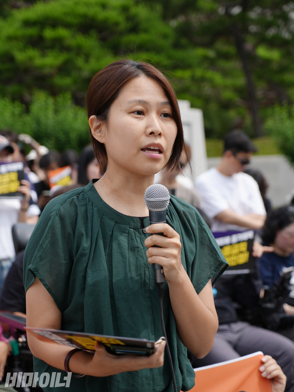 피해 아동의 어머니가 발언을 하고 있다. 사진 장호경